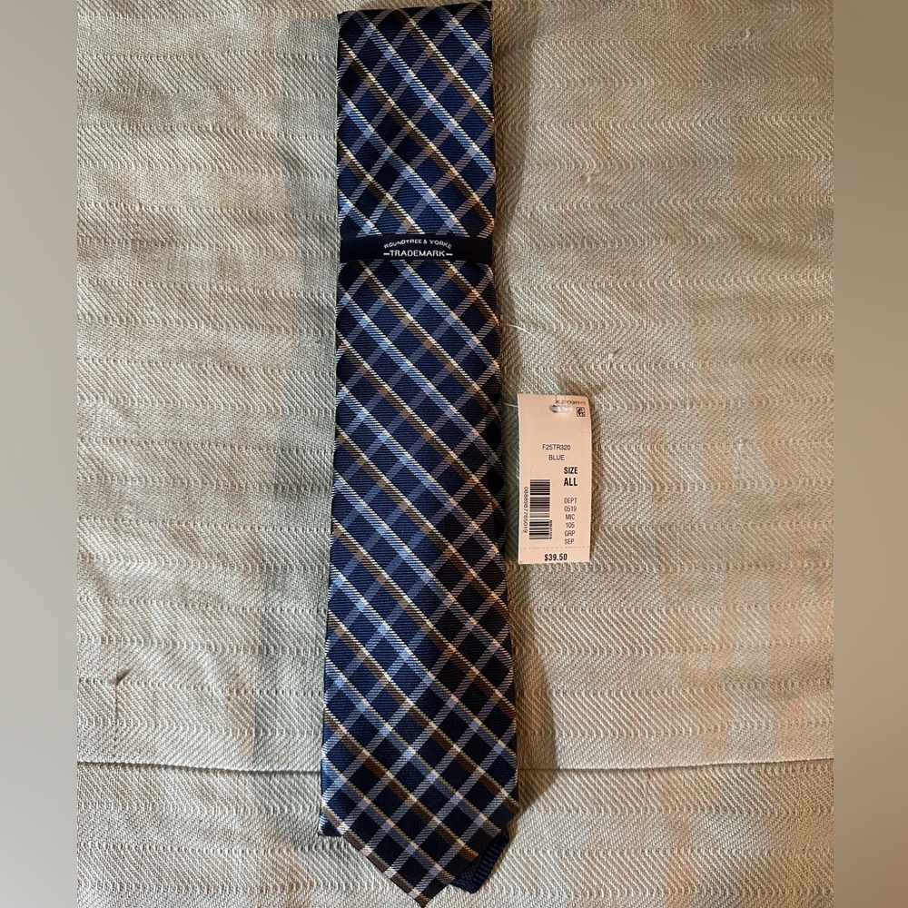 NWT-Roundtree & Yorke Necktie-Navy